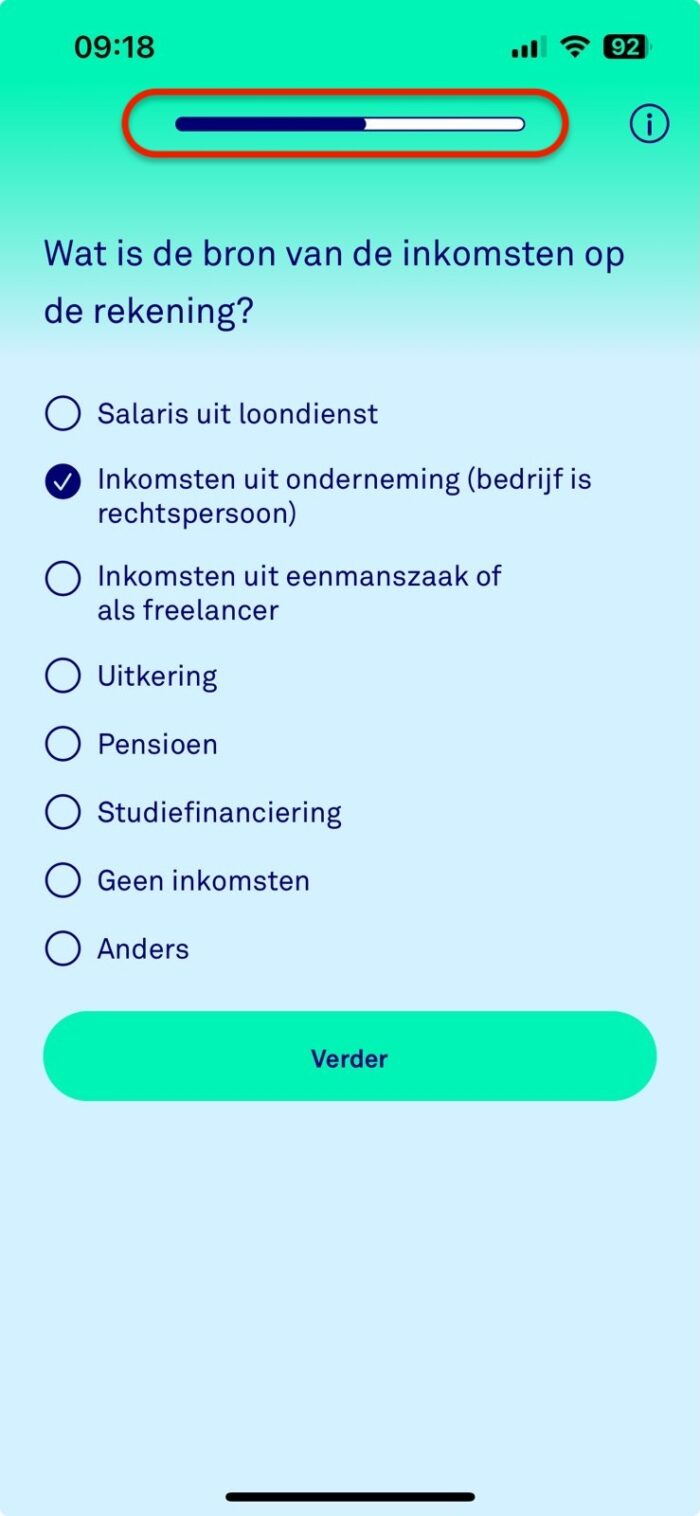 Hetzelfde scherm op telefoon van stap in proces van rekening openen. Met een rode arcering om de progress indicator te benadrukken.