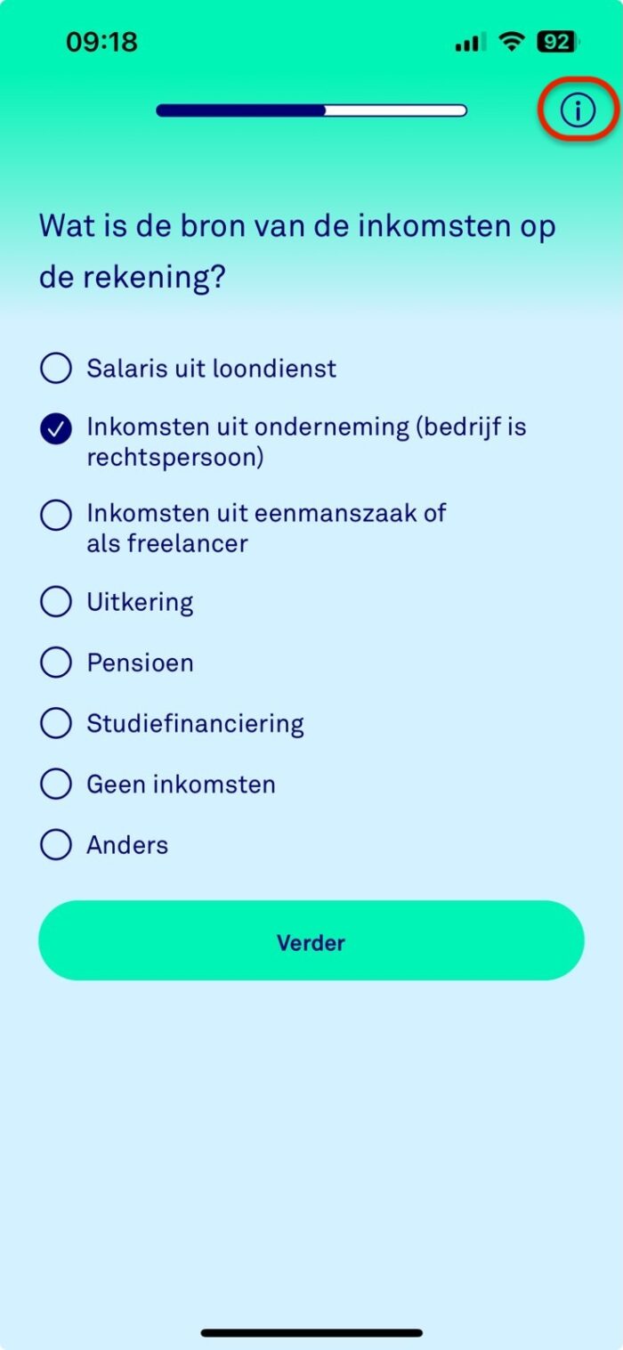 Hetzelfde scherm op telefoon van stap in proces van rekening openen. Met een rode arcering om de tooltip te benadrukken.